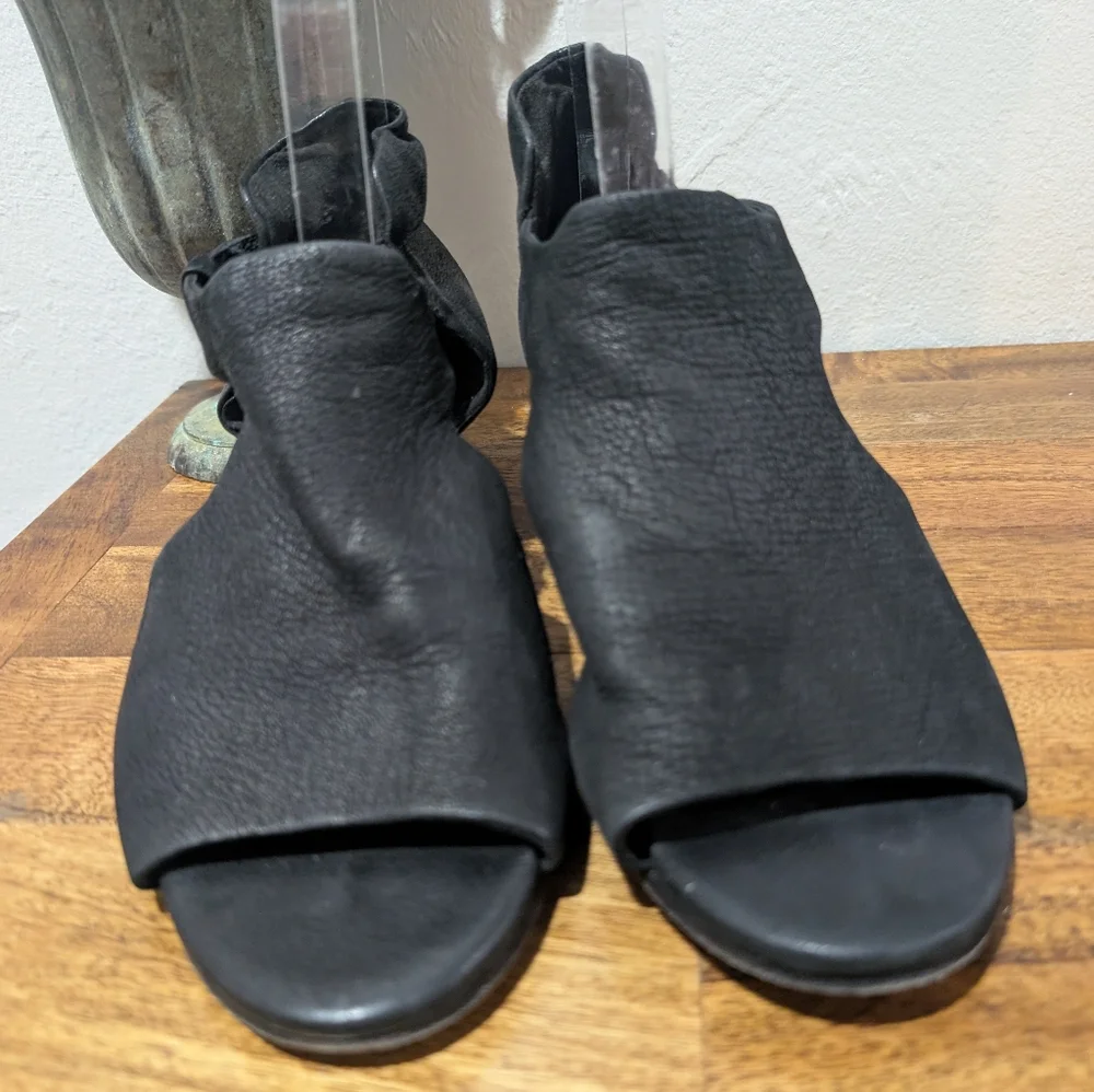 Eileen Fisher Black Leather  Iris‎ Sandals Wedges Size 8.5